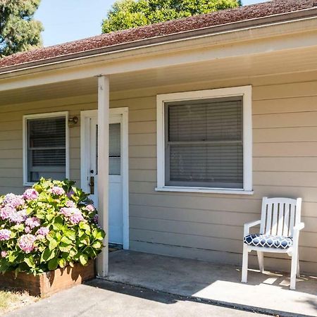 West End Neighborhood Cottage Santa Rosa Bagian luar foto